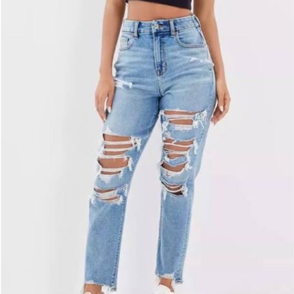 EUC! American Eagle Mom jean size 4 light wash